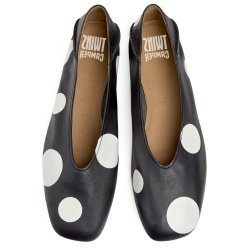 Camper Casi Myra let ballerina - sort med hvide polka prikker