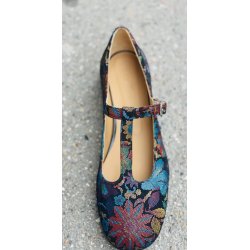 Audley lukket sko med t-rem til den slankere fod med ldersler 22645 - multi