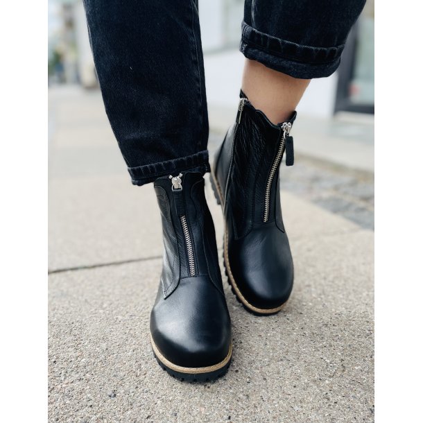 Charlotte of Sweden let chelseaboot med dobbeltlynl�s, rummelig og velegnet til indl�g - sort