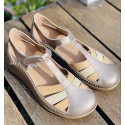 Piesanto 260997 rummelig sandal med lukket t�, velegnet til indl�g - lys