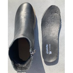 Charlotte of Sweden chelseaboot i bldt skind, velegnet til indlg 348023 - sort